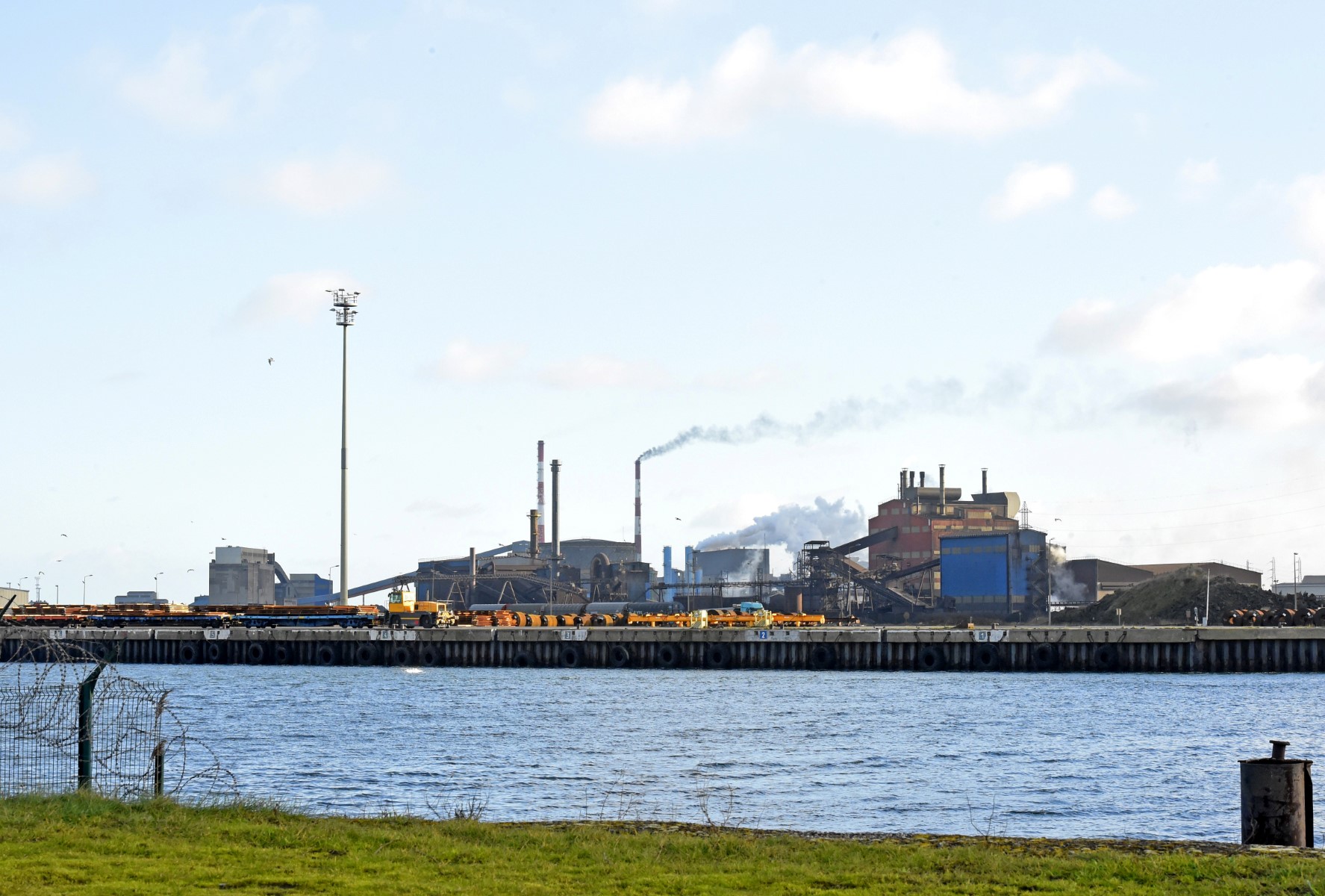 Faire de l'acier sans CO2, le choix d'ArcelorMittal présenté dans la rue à Dunkerque