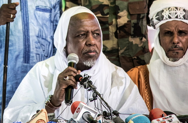 Mali: Tirs de lacrymogènes au retour d'un influent imam