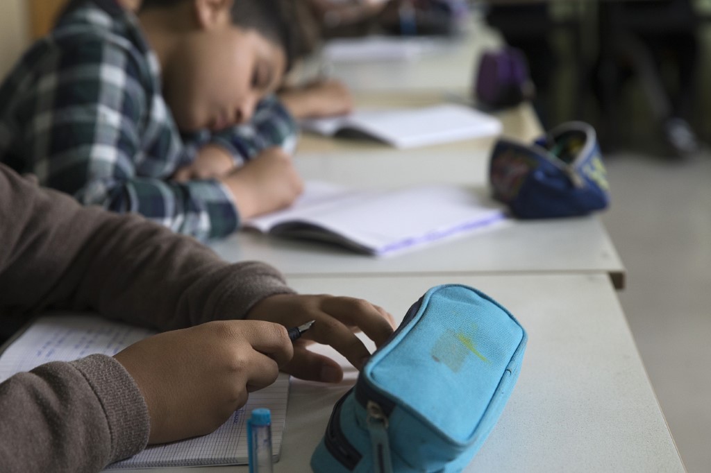 Enquête ouverte à Paris après des menaces d'attentat dans des établissements scolaires