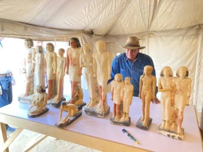 L'Egypte révèle quatre nouvelles tombes pharaoniques et une momie