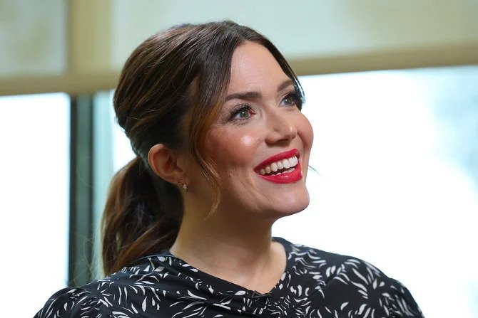 L'actrice Mandy Moore aura la vedette dans une nouvelle série cocréée par Ramy Youssef