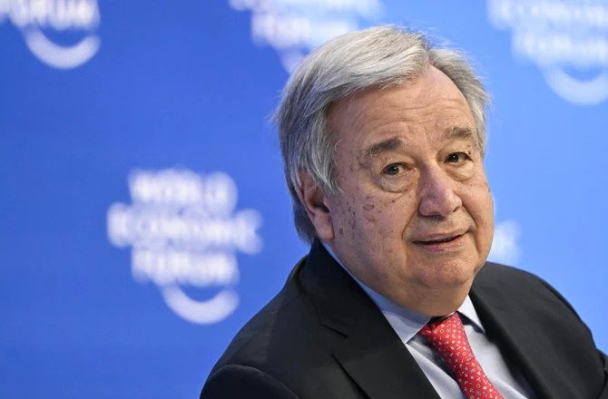 À Davos, le chef de l'ONU déclare qu'il faut mettre fin à notre dépendance aux combustibles fossiles
