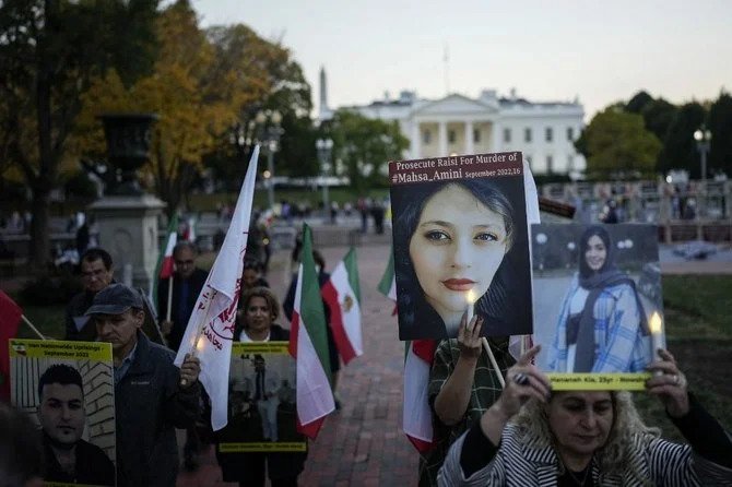 Iran: mesures sévères contre les contrevenants à l'obligation du port du voile