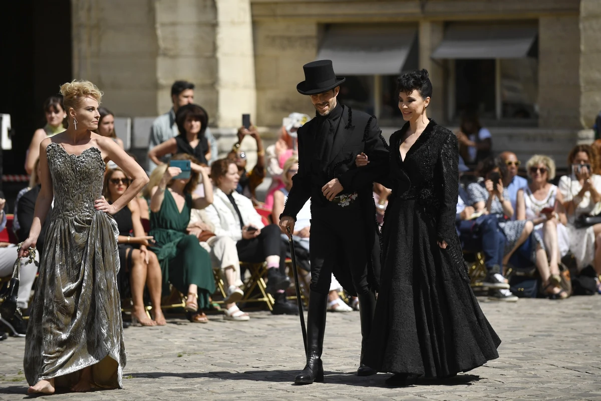 Fashion Week : l'Exposition Haute Couture de Didier Ludot