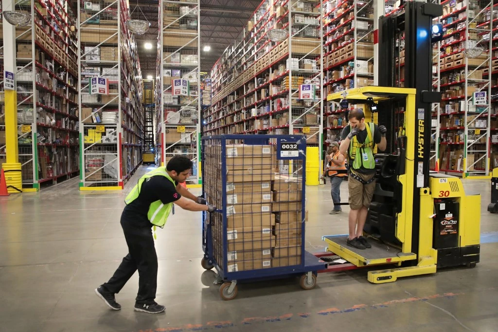 Amazon annonce des fermetures et des embauches au Royaume-Uni