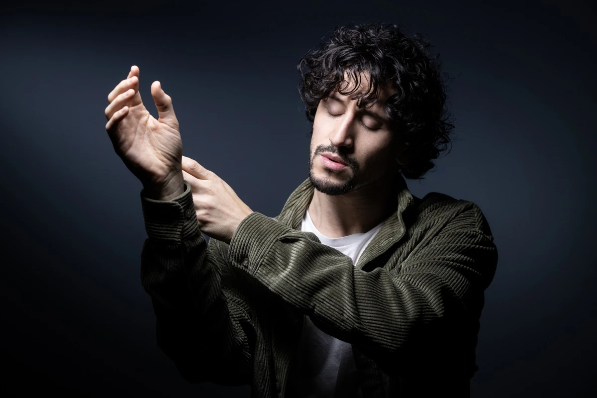 Mehdi Kerkouche, chorégraphe chéri de la scène française