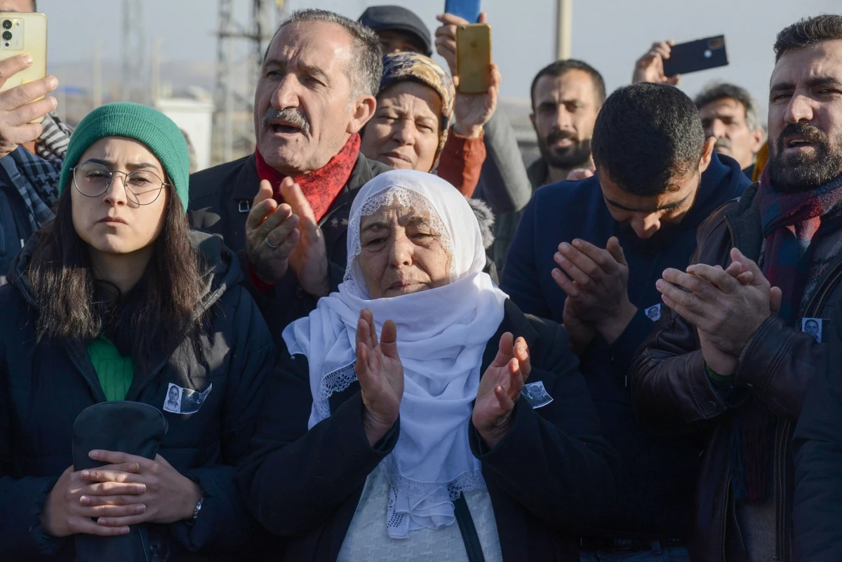 Turquie: funérailles sous tension pour un des trois Kurdes tués à Paris