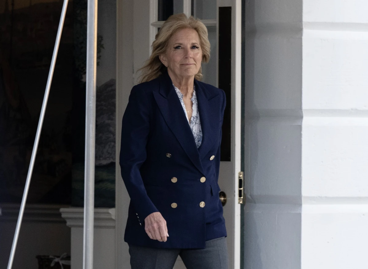 Deux excroissances cancéreuses retirées à Jill Biden