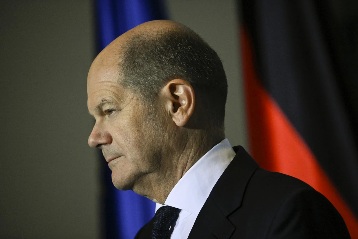 Chars: Scholz rompt avec un attentisme critiqué de toutes parts