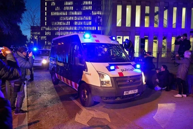 Foot: Dani Alves placé en détention provisoire pour agression sexuelle