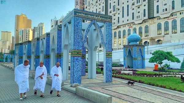 L’embellissement de La Mecque se poursuit avec de nouvelles peintures murales ornant les murs sur la route qui mène vers la Grande Mosquée. (Agence de presse saoudienne)