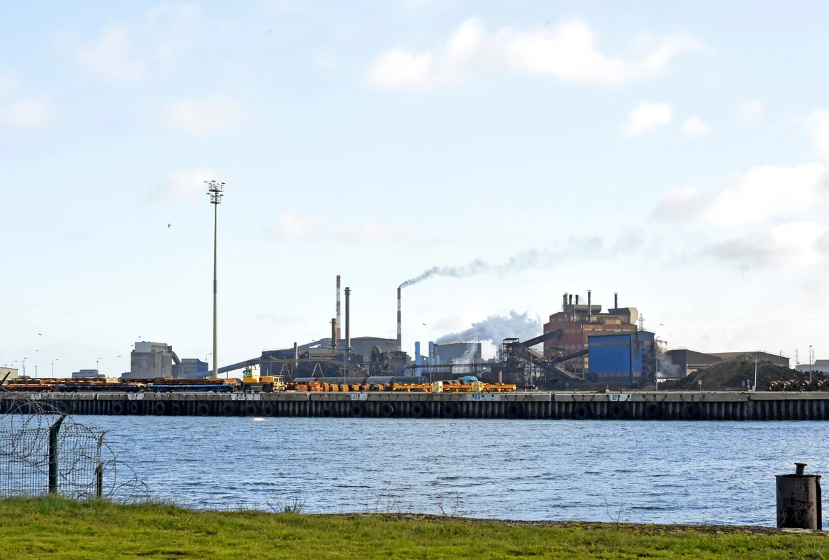 Faire de l'acier sans CO2, le choix d'ArcelorMittal présenté dans la rue à Dunkerque