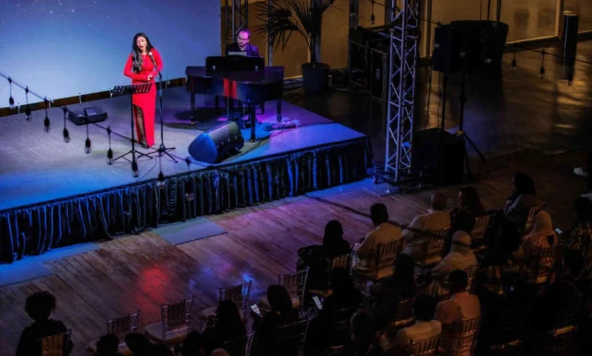 La soprano égyptienne Laura Mekhail, lauréate de la bourse Bocelli-Jameel, séduit Djeddah