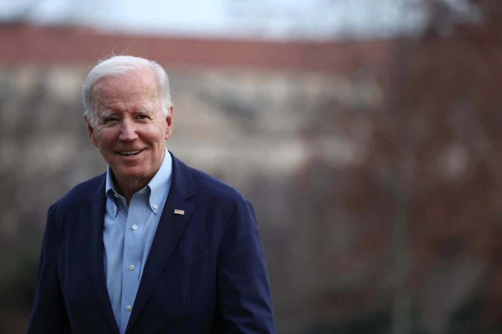 Un pont après l'autre, Biden soigne son image de bâtisseur