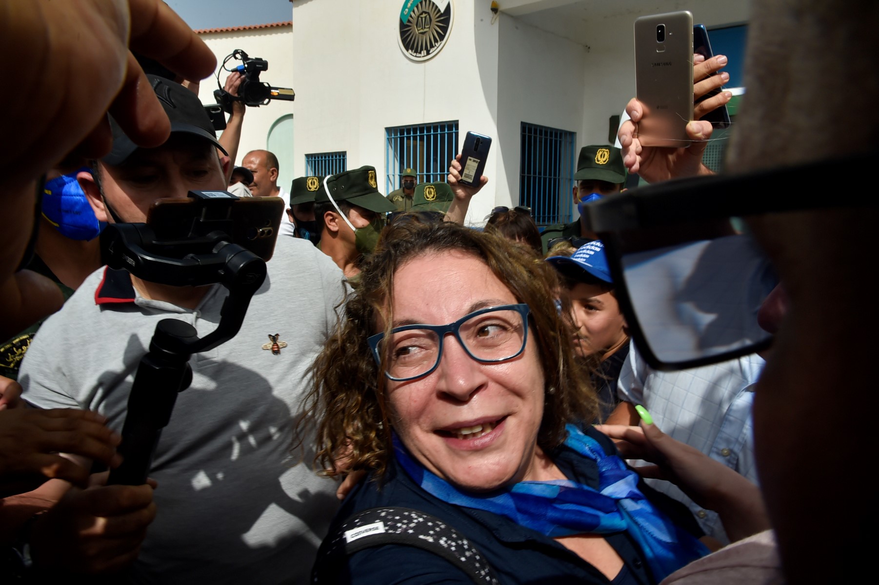 Tunisie: La militante franco-algérienne Amira Bouraoui en route pour la France