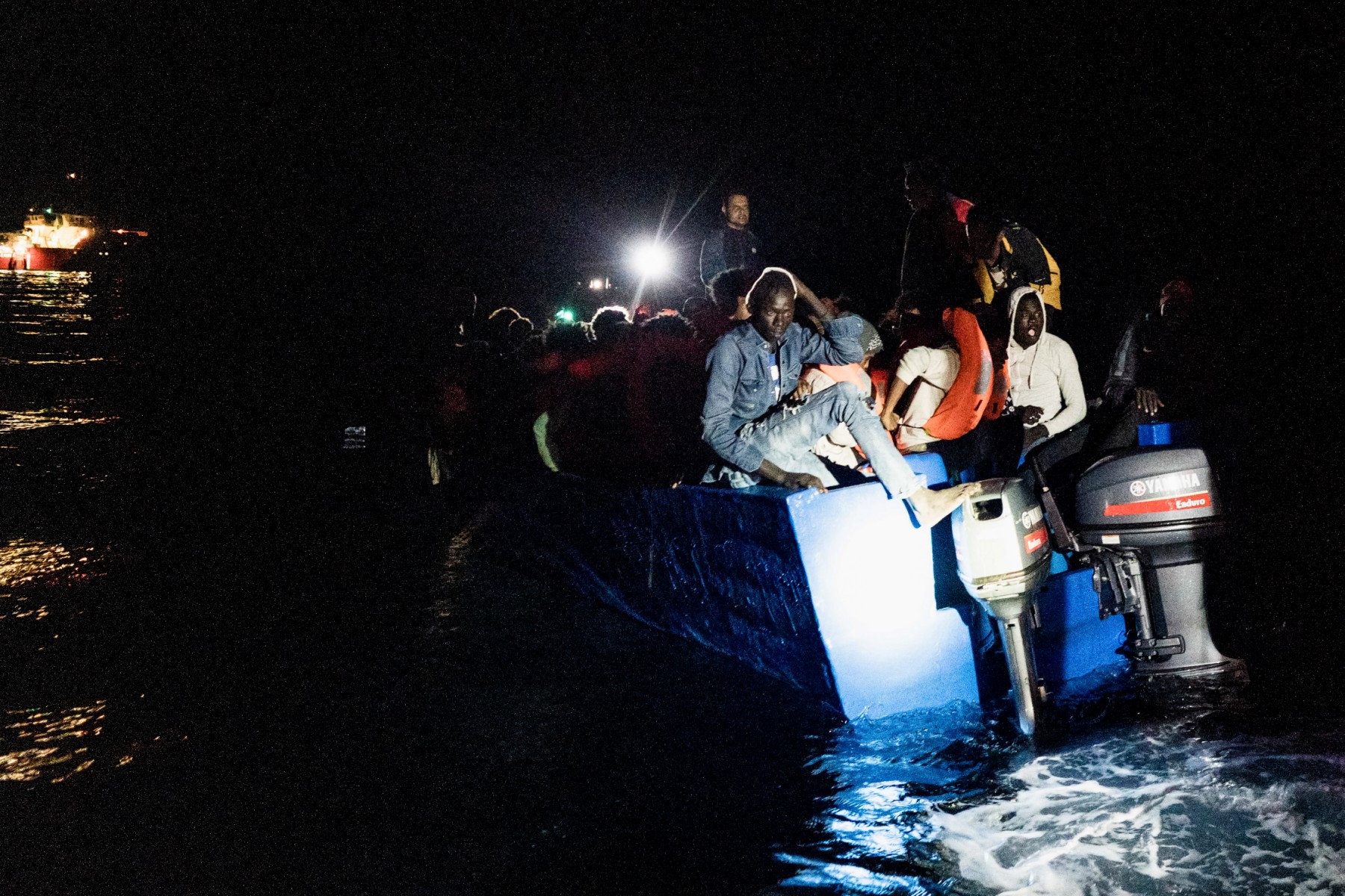 Grèce: Une femme et quatre enfants meurent dans le naufrage d'un bateau de migrants