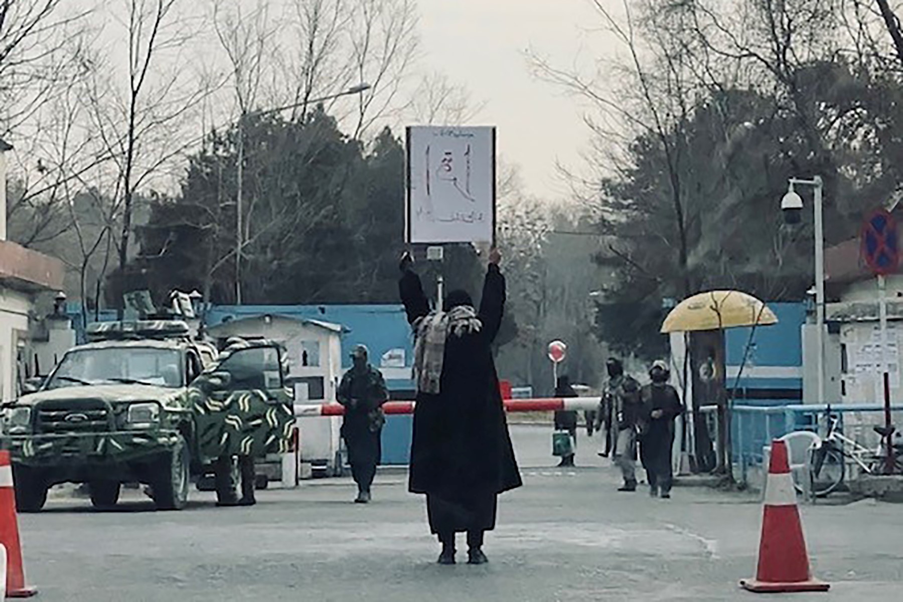 Afghanistan: arrestation d'un enseignant qui avait dénoncé l'interdiction d'étudier pour les femmes