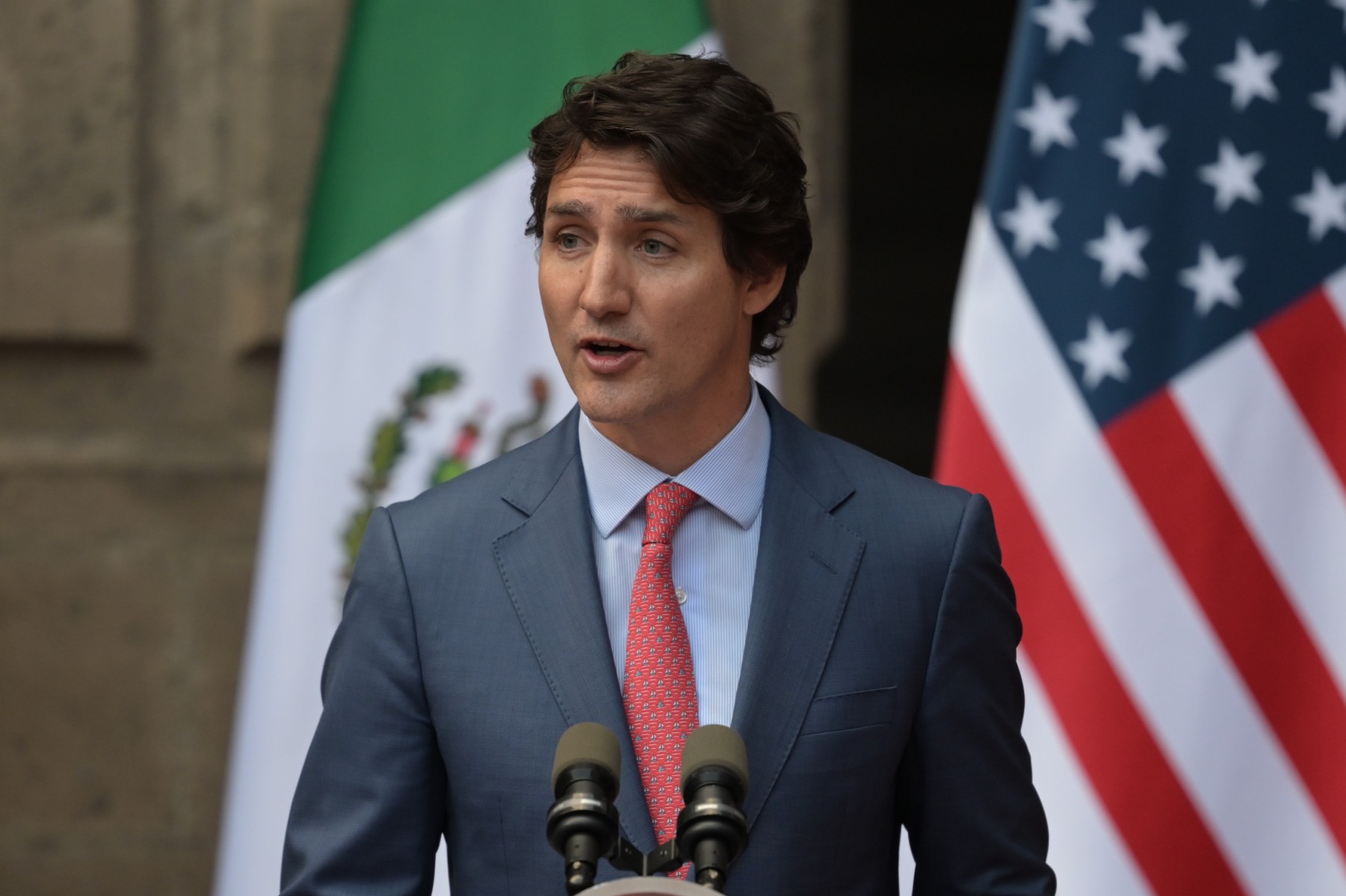 Le Premier ministre canadien Justin Trudeau prononce un discours à la fin du 10e Sommet des leaders nord-américains au Palais national de Mexico, le 10 janvier 2023. (Photo : Nicolas Asfouri / AFP)