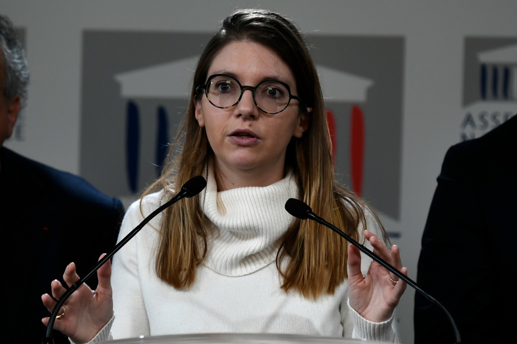 Retraites: LFI «déroule le tapis rouge à l'extrême droite», accuse Aurore Bergé