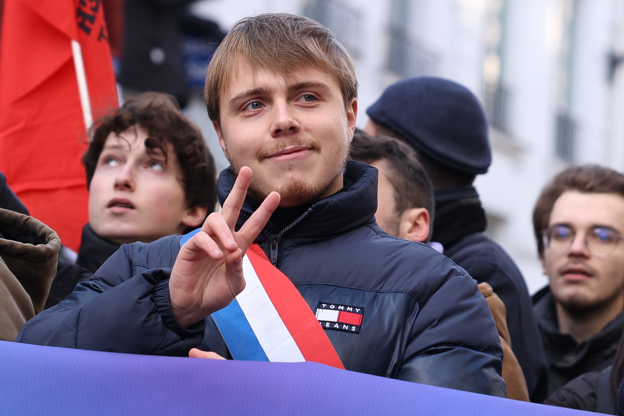Le député LFI Louis Boyard menacé, surveillance policière renforcée devant son domicile