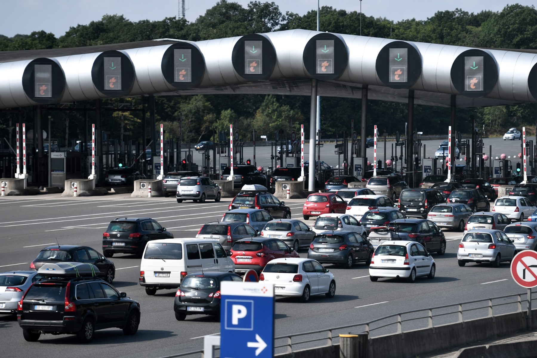 Automobile: sixième mois de léger rebond pour le marché français