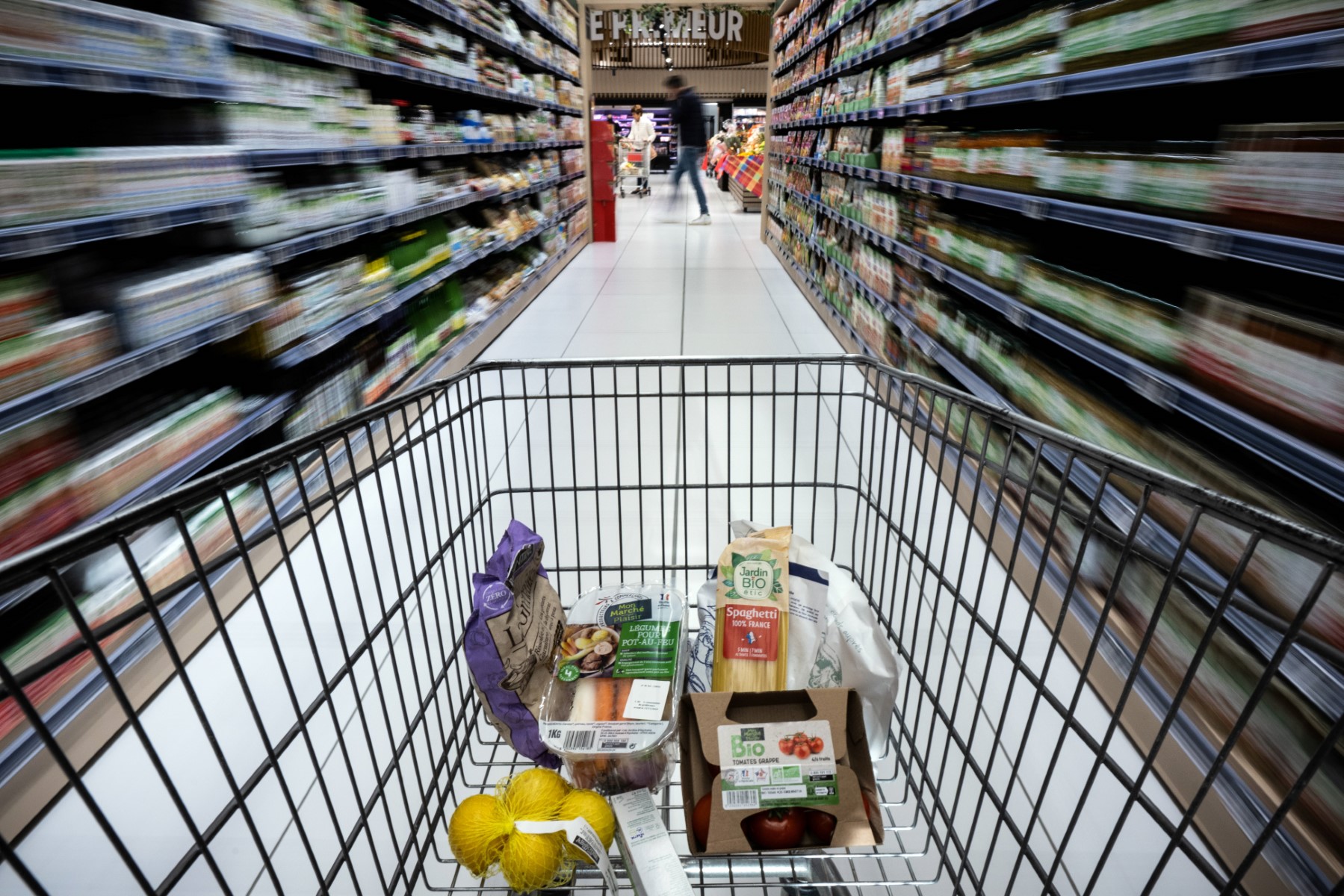 Pourquoi les supermarchés redoutent un «mars rouge» pour les prix dans leurs rayons