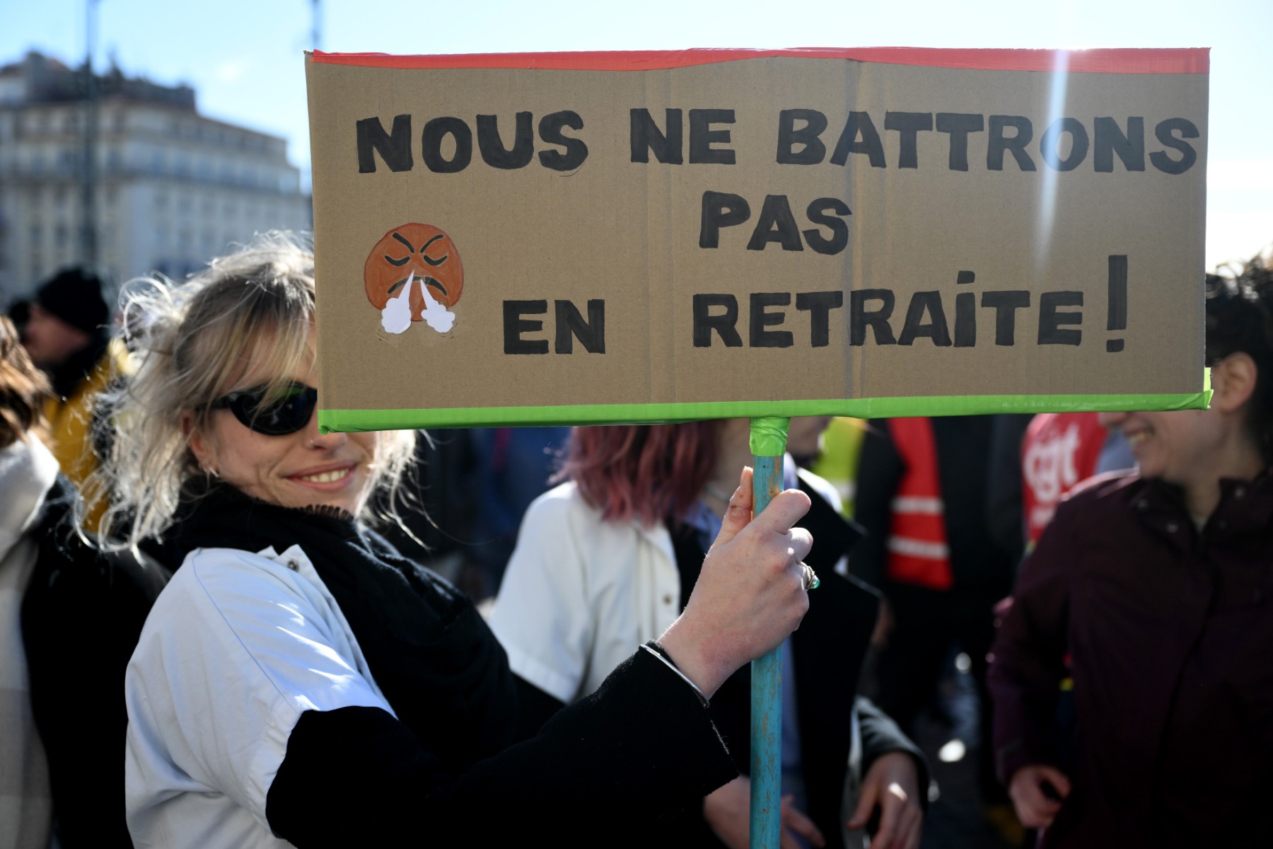 En images: Le 3e round dans la rue contre la réforme des retraites