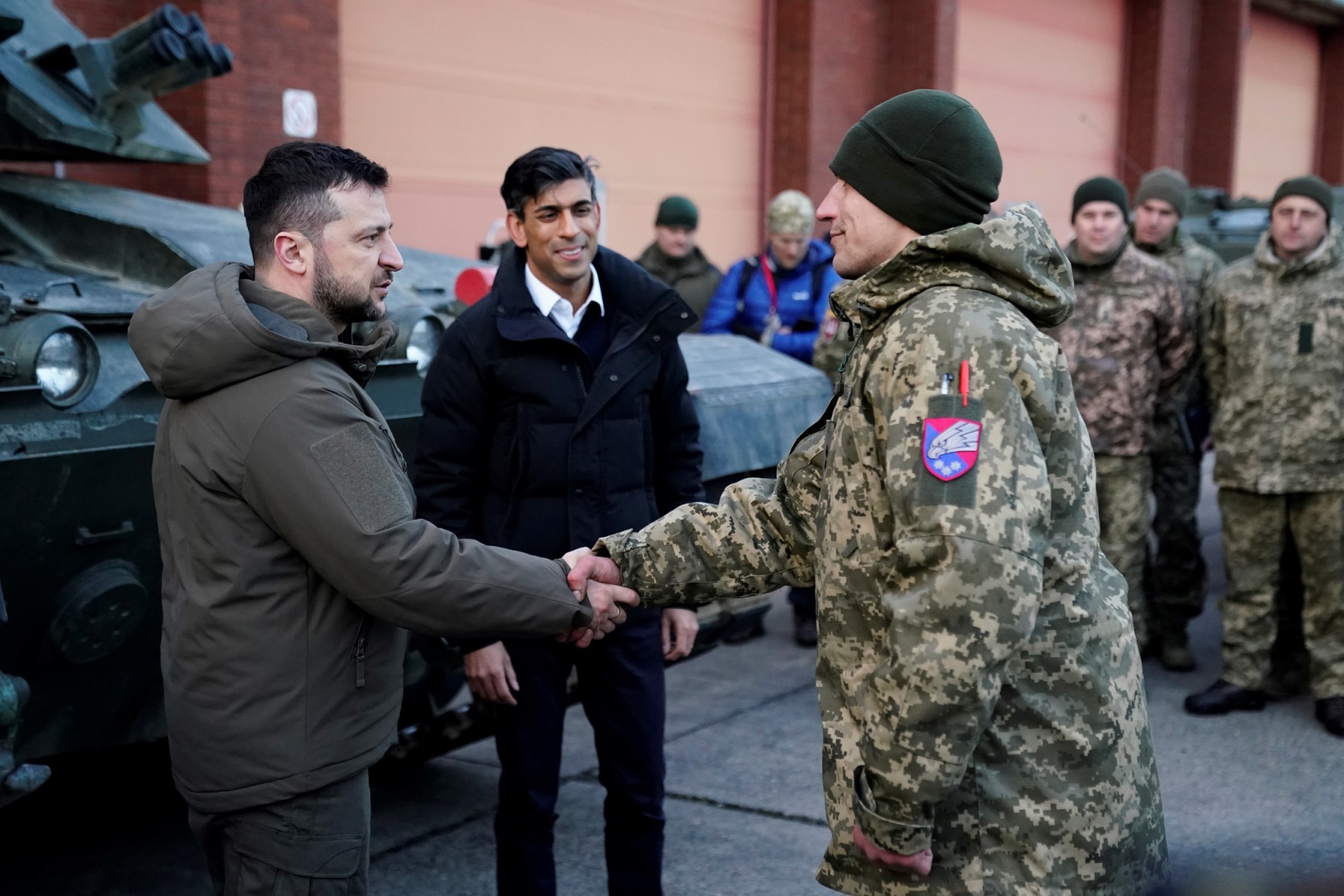 A Londres avant Paris et Bruxelles, Zelensky exhorte ses alliés à livrer des avions