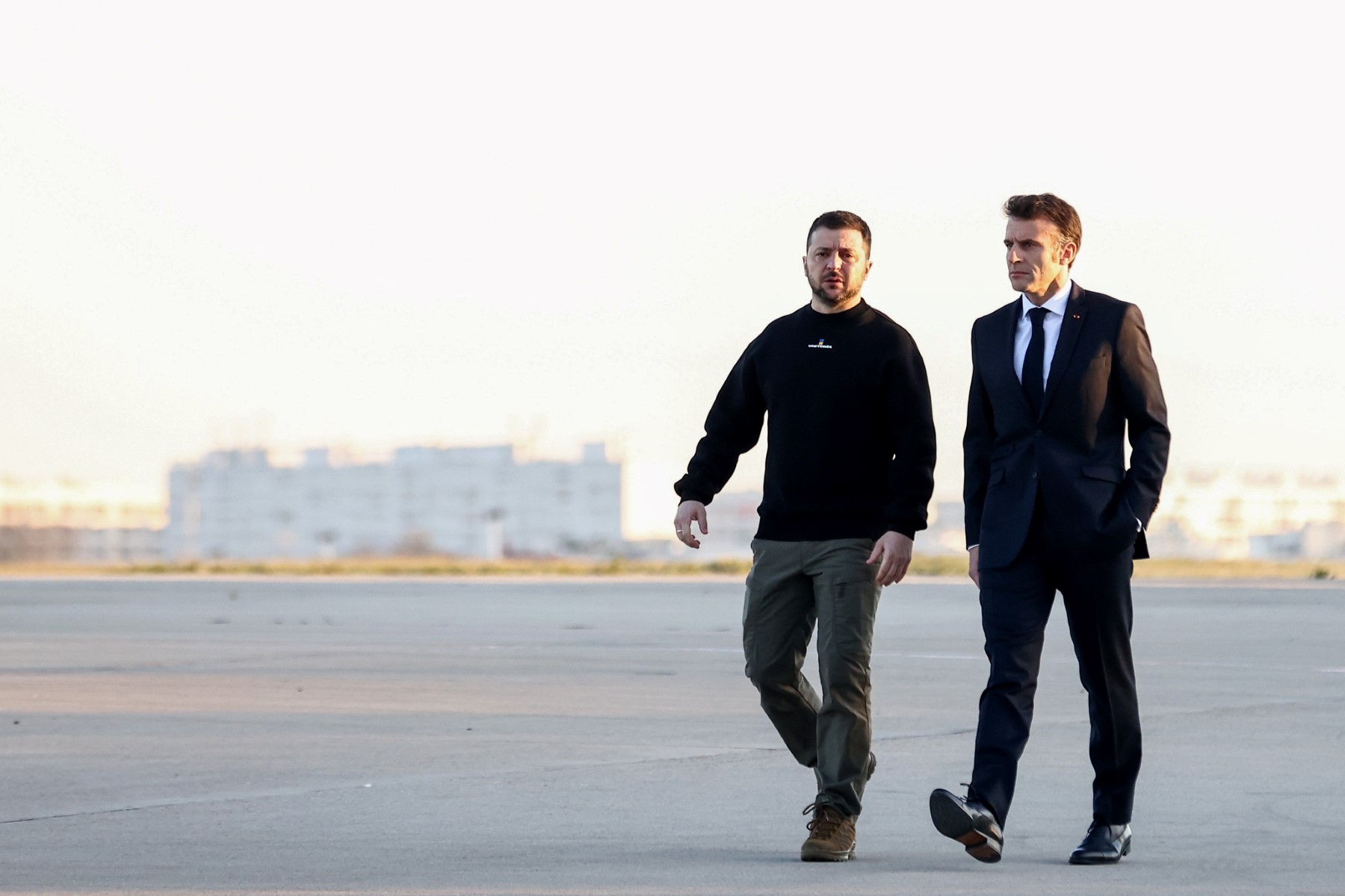 Ukraine: Macron assure à Zelensky qu'il soutiendra son plan de paix