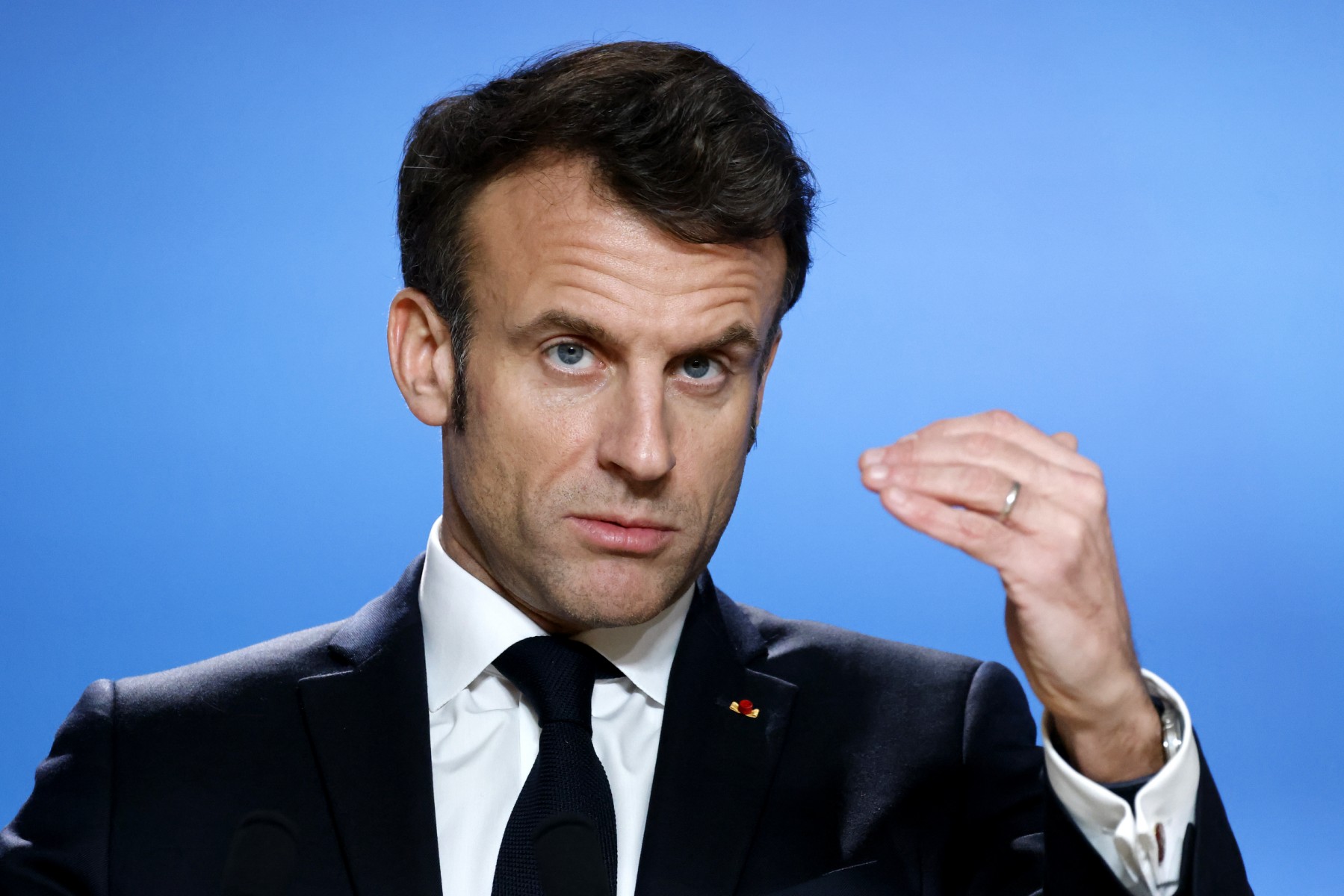 Retraites: Macron souhaite que les manifestations ne bloquent pas le pays