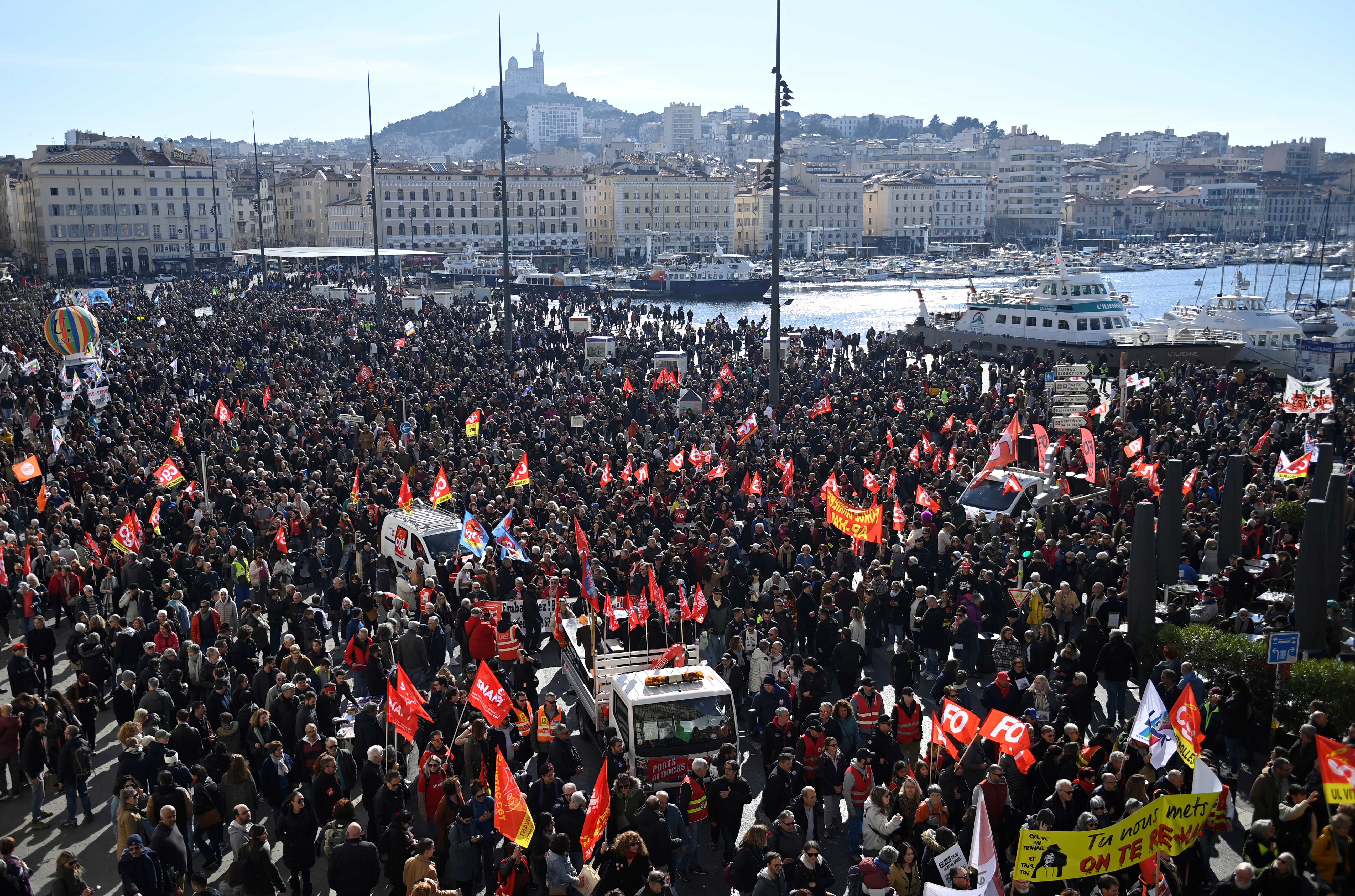 Retraites: Regain de mobilisation, les syndicats menacent de mettre la France «à l'arrêt»