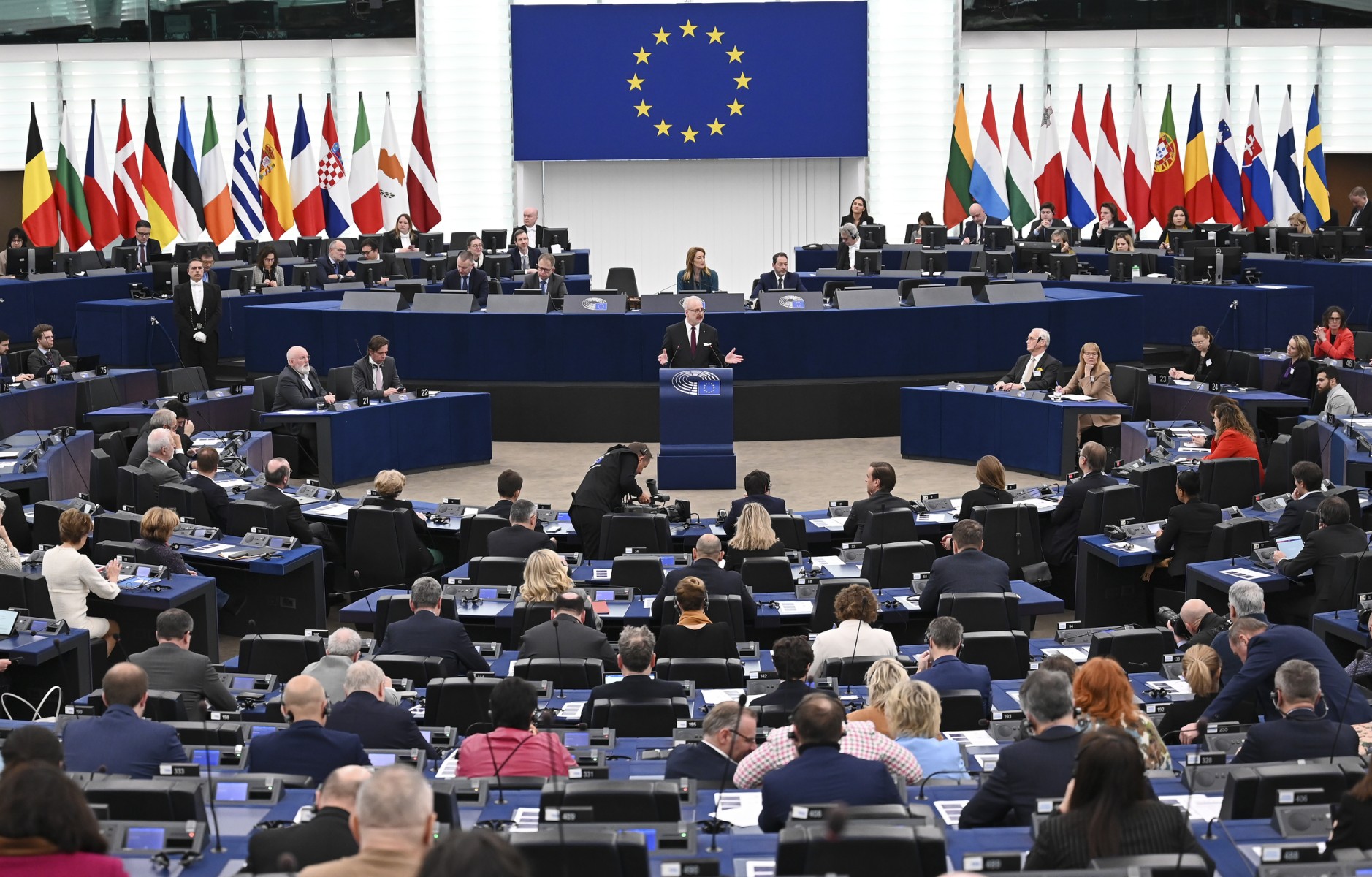 UE: fin des moteurs thermiques pour les voitures en 2035, les camions en ligne de mire