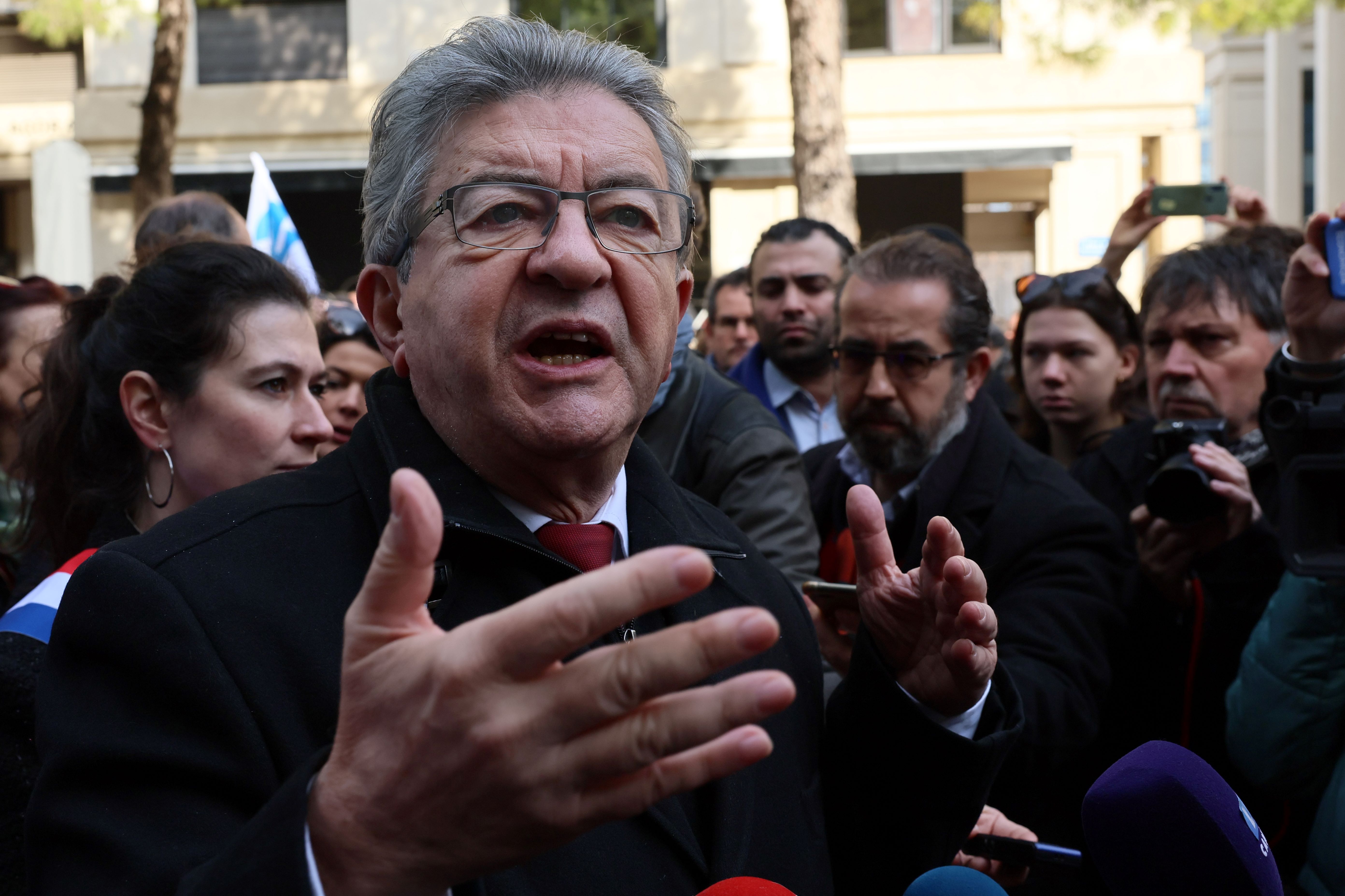 Retraites: Jean-Luc Mélenchon appelle à « tout bloquer» le 7 mars
