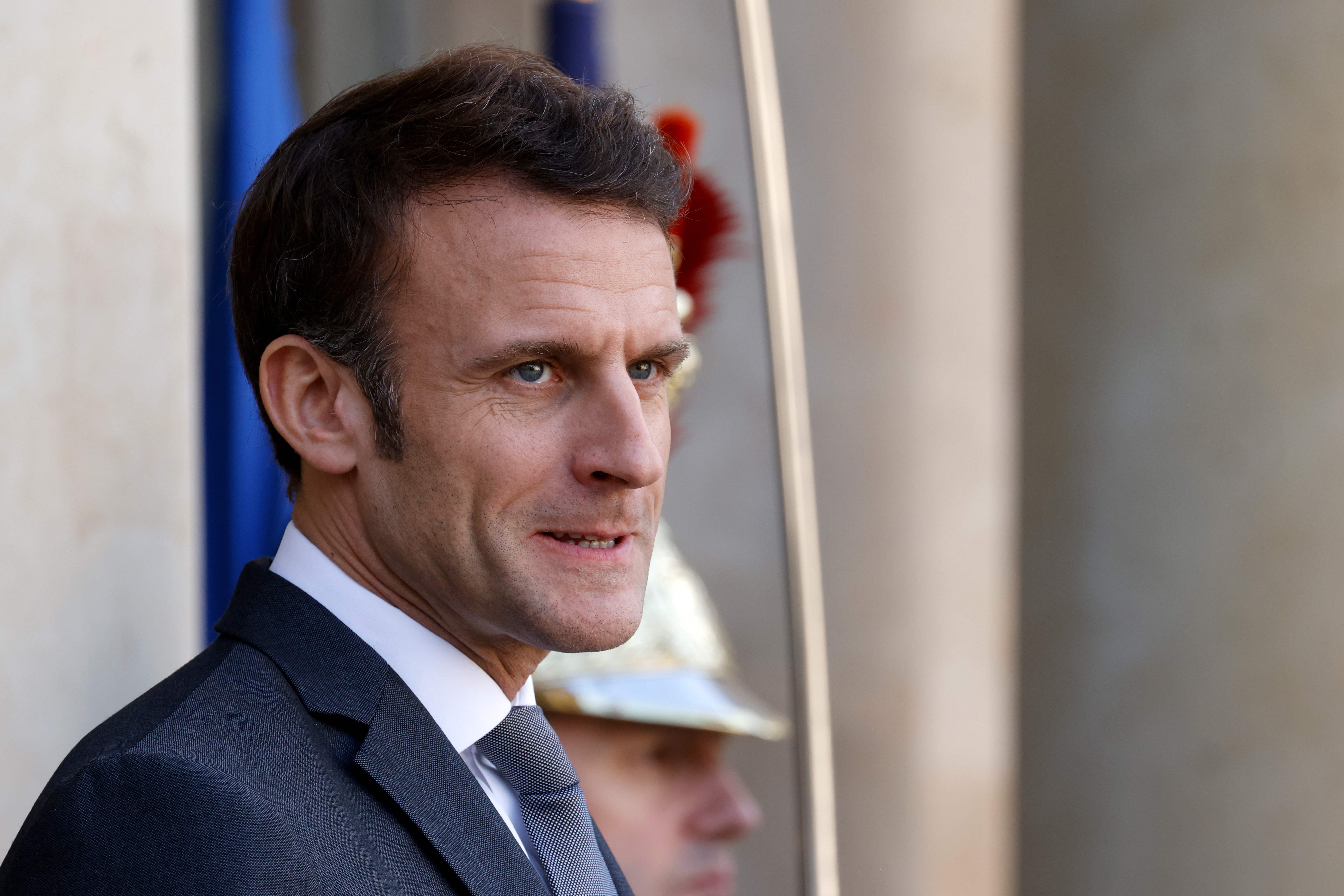 Macron a-t-il vraiment changé sur l'Ukraine ? Pas sur le fond