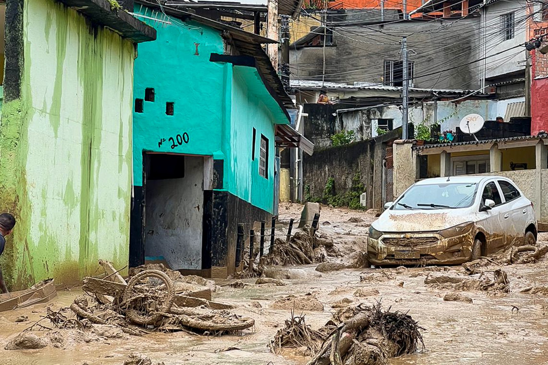 Cette photo distribuée par la mairie de Sao Sebastiao montre les dégâts causés par les fortes pluies dans la municipalité de Sao Sebastiao, sur la côte nord de l'État de Sao Paulo, au Brésil, le 19 février 2023. (Photo de la mairie de Sao Sebastiao / AFP)