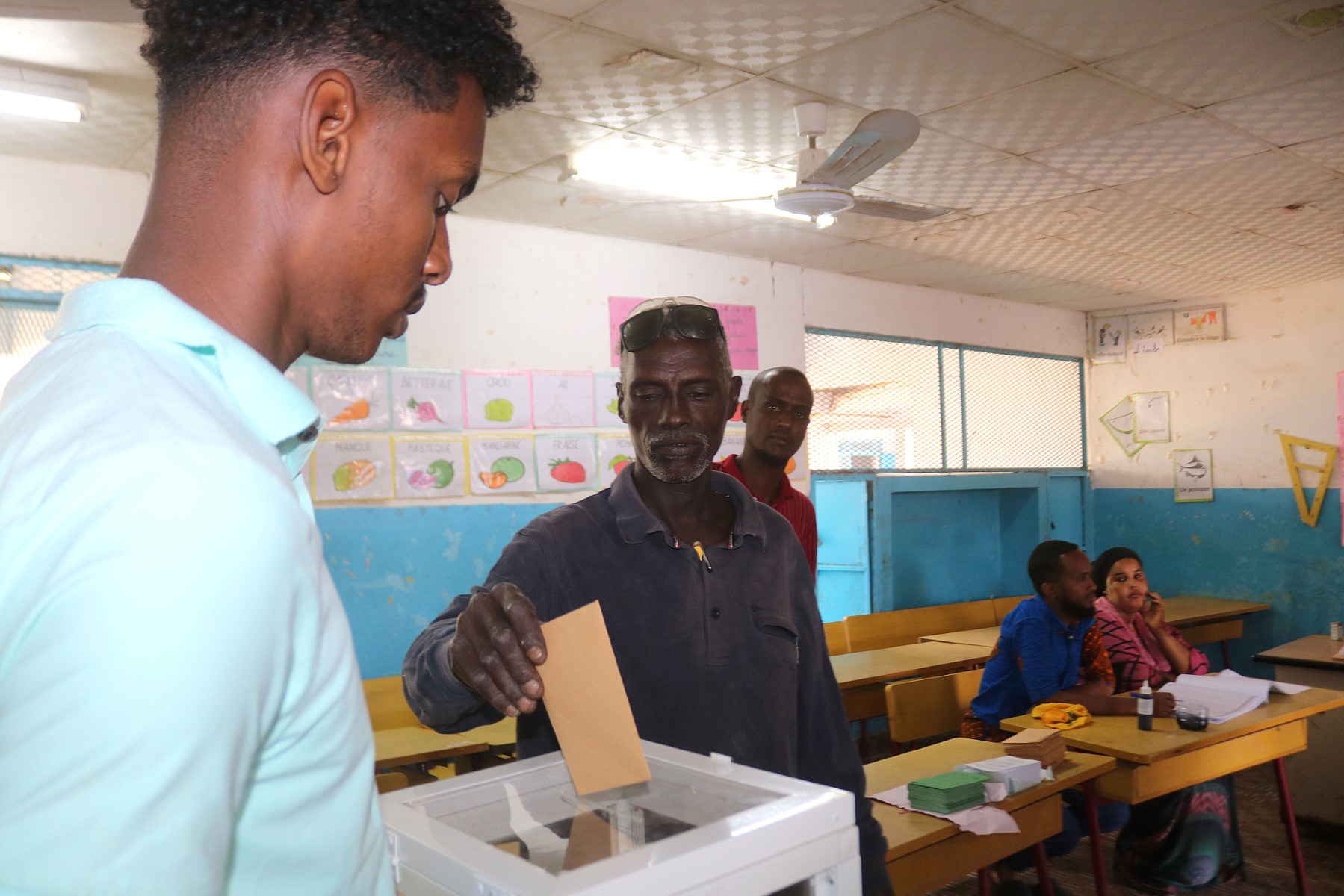 Djibouti vote aux législatives, s'interroge sur la prochaine présidentielle