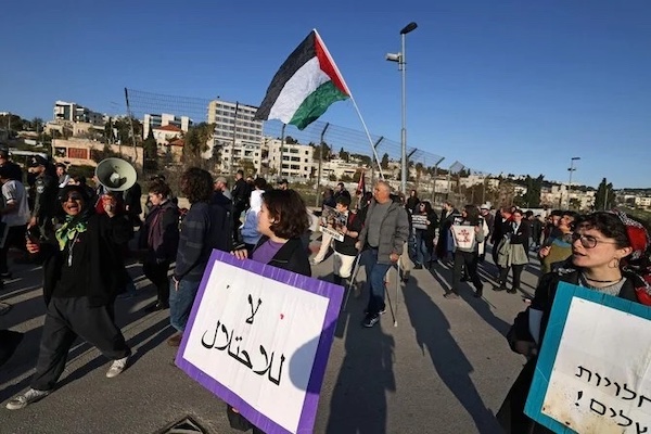 Le gouvernement israélien de droite a été accusé vendredi d’intensifier sa campagne contre les prisonniers palestiniens et leurs familles à Jérusalem occupée. (AFP/Dossier)