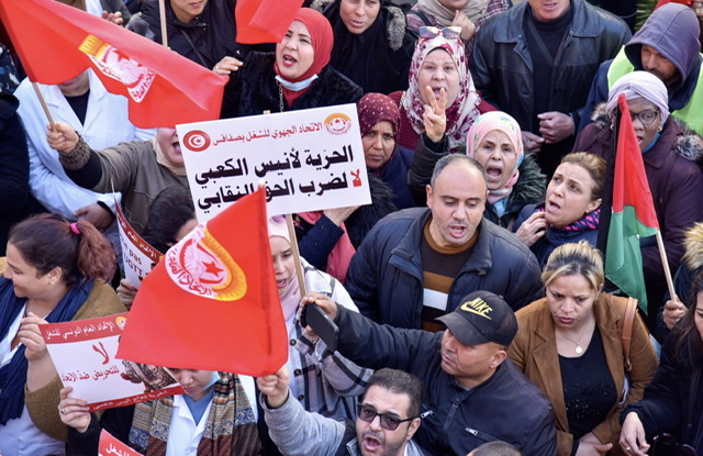 Tunisie: Le président ordonne l'expulsion pour «ingérence» de la plus haute responsable syndicale de l'UE