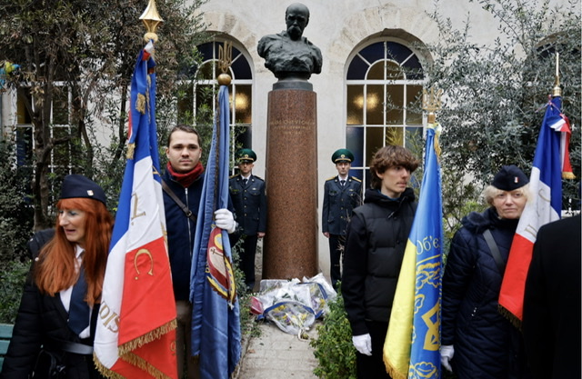 A Paris, la communauté ukrainienne commémore le «triste» anniversaire de la guerre