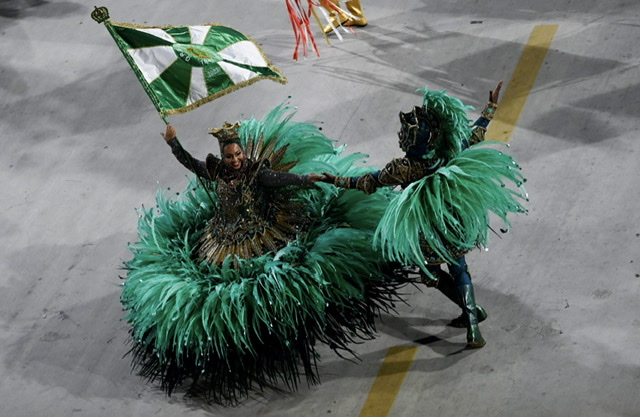 Carnaval de Rio : faste, fantaisie et émotions pour les premiers défilés