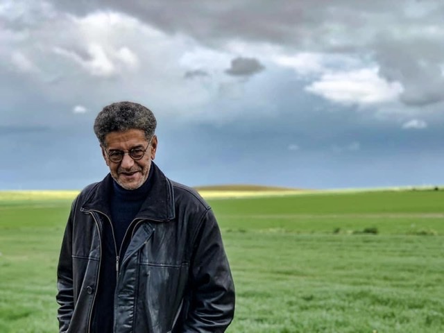 En convalescence, l’acteur Salah Aougrout rentre en Algérie