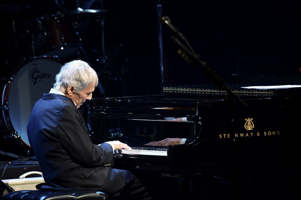 Burt Bacharach, compositeur américain légendaire, mort à 94 ans