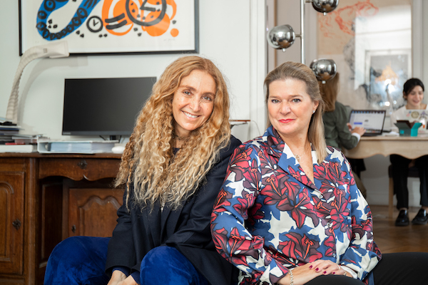 Joanna Chevalier, directrice artistique (à gauche) et Laure d'Hauteville, fondatrice et directrice de Menart fair (photo, JulesMonnier)