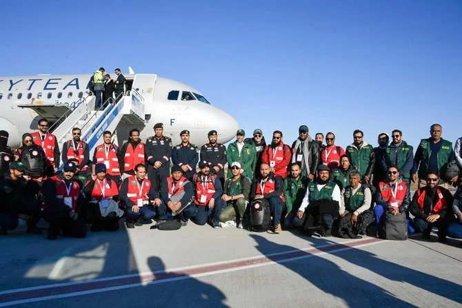 Les secours saoudiens arrivent pour aider les victimes du tremblement de terre en Syrie et en Turquie