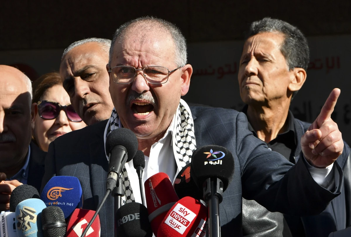 Tunisie: le président s'en prend aux syndicats «pour détourner l'attention»