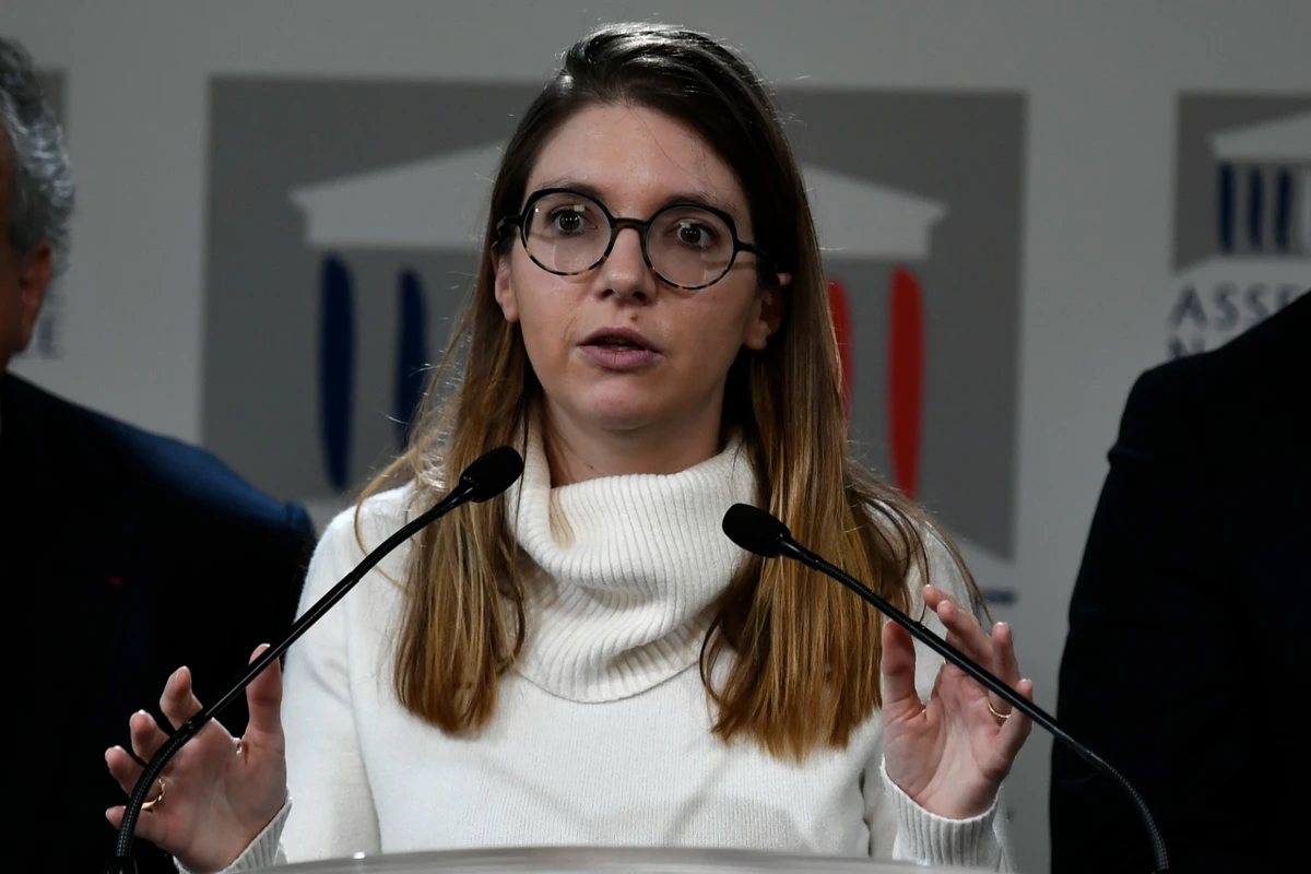 Retraites: LFI «déroule le tapis rouge à l'extrême droite», accuse Aurore Bergé