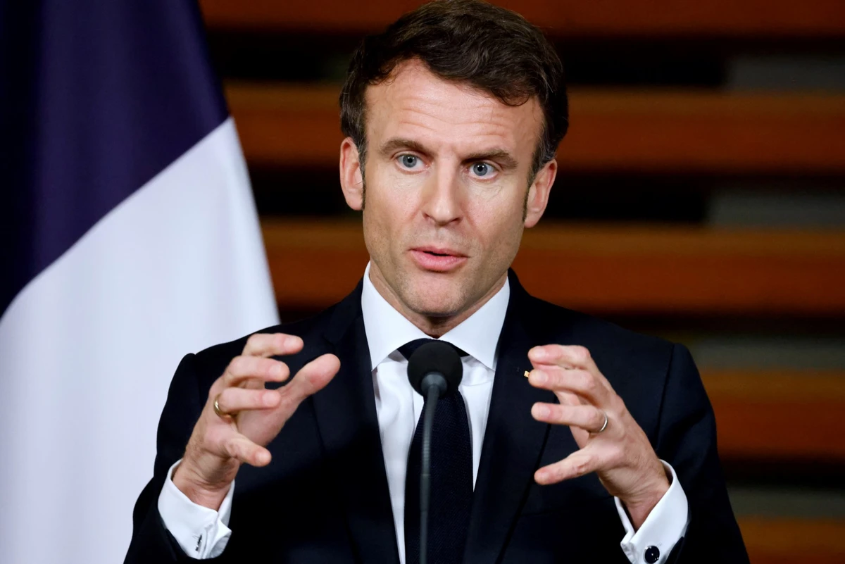 Macron rouvre discrètement le chantier de la réforme des institutions