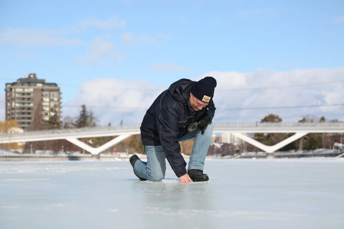 Au Canada, la plus grande patinoire du monde reste fermée, faute de glace