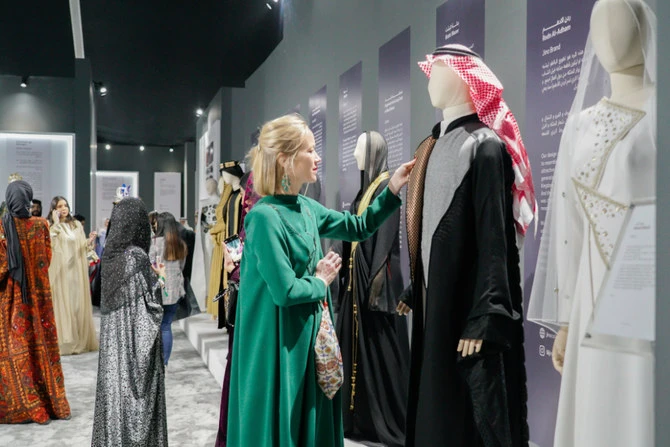 La mode a occupé le devant de la scène lors de la Saudi Cup, la course hippique internationale annuelle du Royaume, présentant des créations uniques de l’initiative Saudi 100 Brands du ministère de la Culture. (Photo AN/Huda Bashatah)