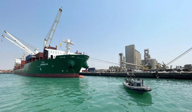 Le premier navire de marchandises accoste au port de Hodeidah sous le contrôle des Houthis